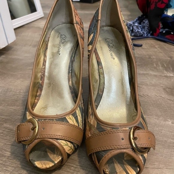 Women’s Peep Toe Heels Size 8 - Picture 2 of 5